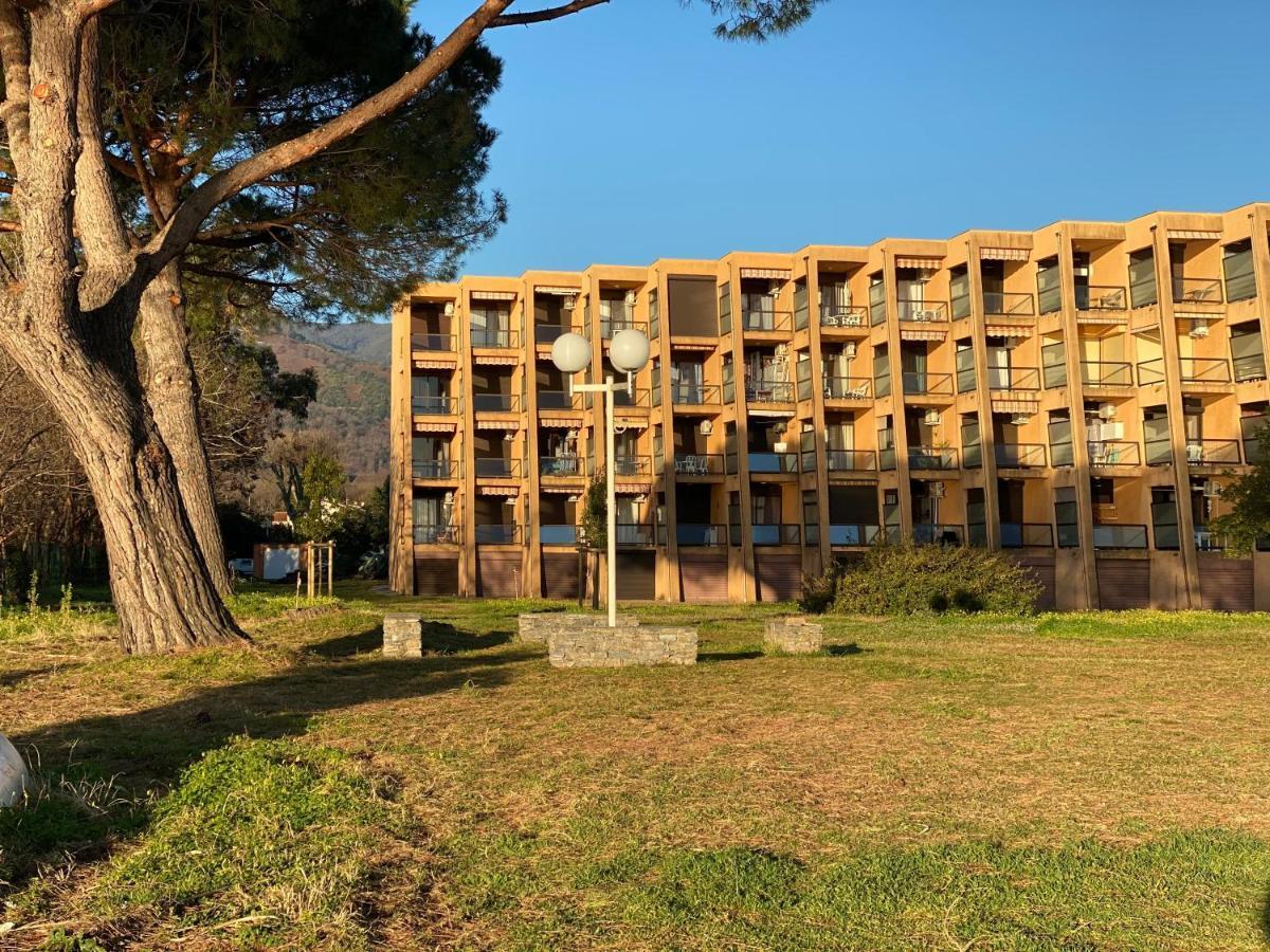 Residence Santa Lucia, Studio Avec Piscine , Vue Mer Et Pied Dans L'Eau , Moriani-Plage Екстериор снимка